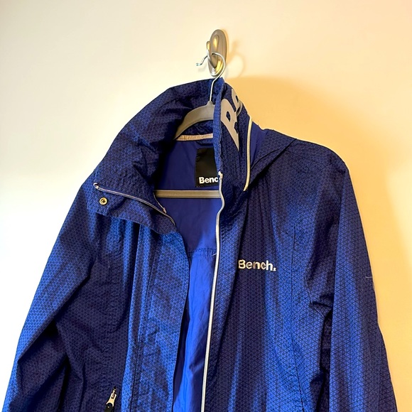 Vintage Bench lightweight jacket in a striking cobalt blue/purple - Picture 6 of 8